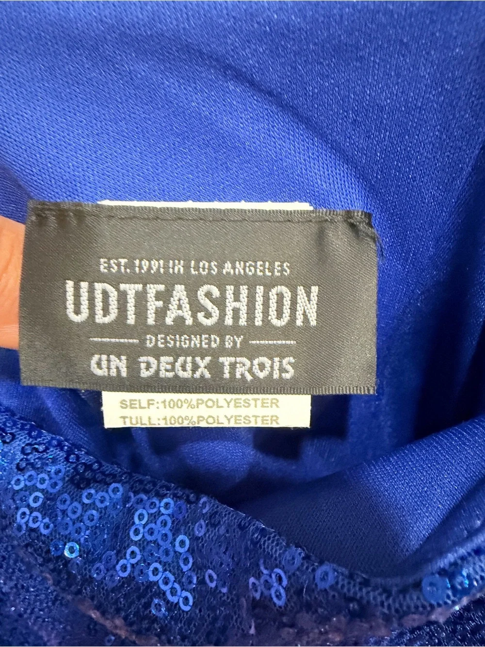 Un Deux Trois shimmering sequin